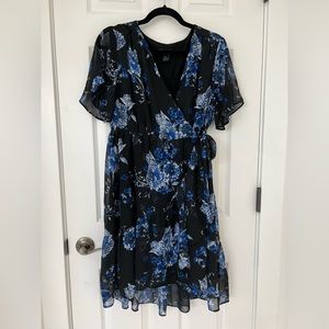 Lot of 2 dresses. Very good condition.